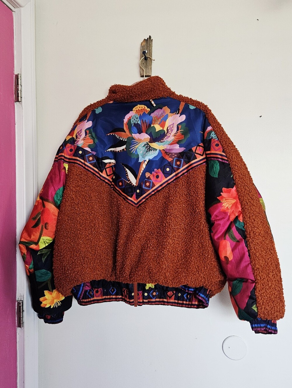 FarmRio Lucy floral puffer XL reversible - Picture 6 of 6
